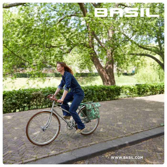 Prueba de la mochila y alforja para bicicleta Basil Ever Green 14-19 L